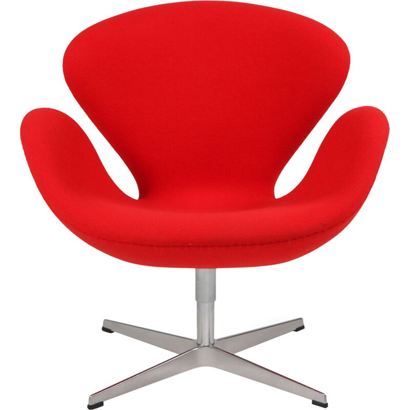 Vintage red swan chair by Arne Jacobsen for Fritz Hansen 1950s