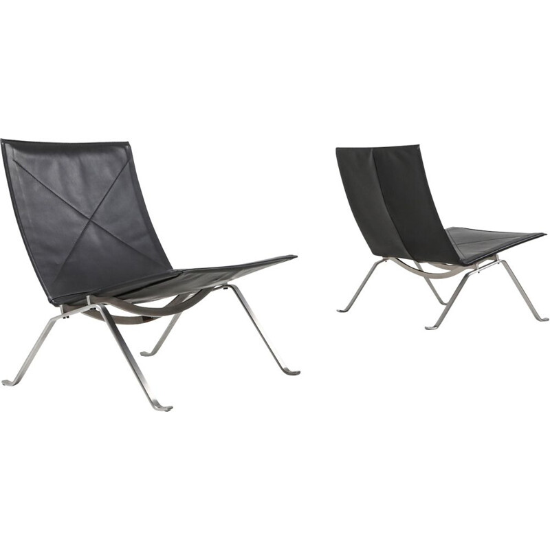 Paire de chaises lounge vintage en cuir noir PK 22 par Fritz Hansen, 2009