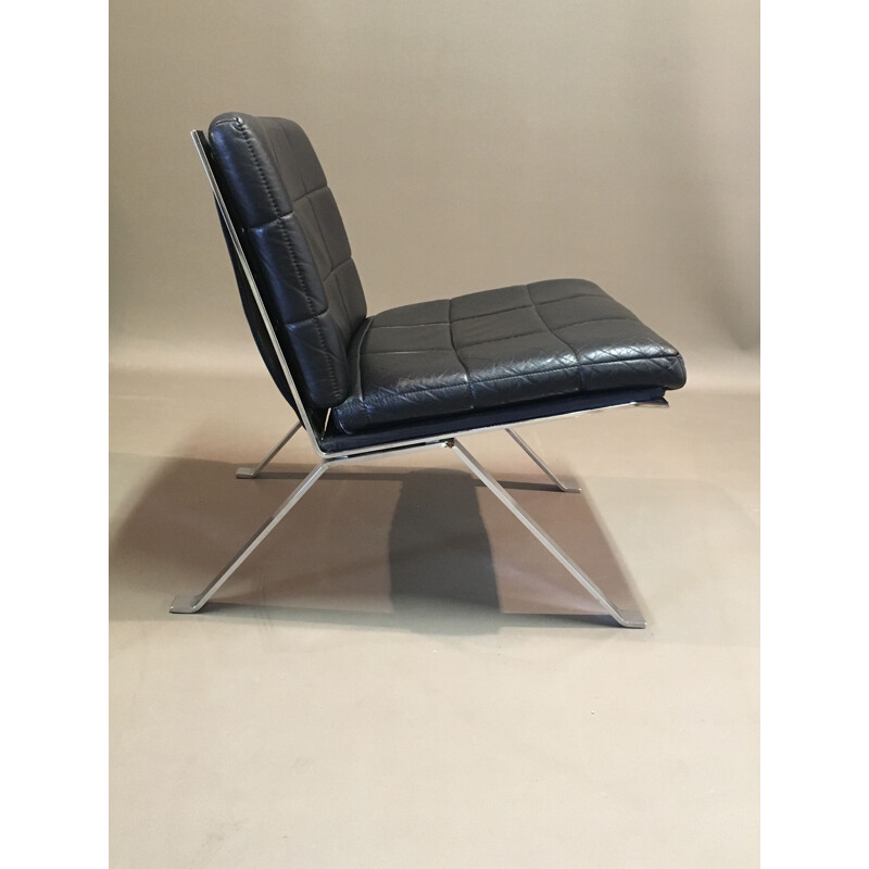 Vintage black leather armchair by Hans Eichenberger 1960