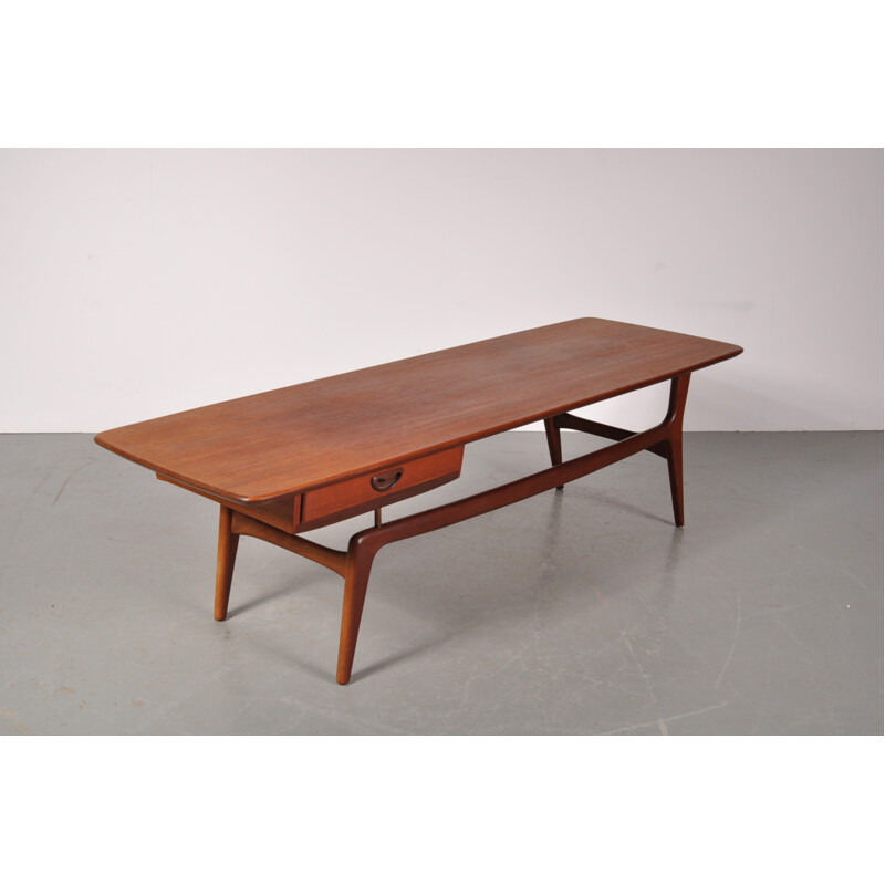 Table basse en teck avec un tiroir, Louis van TEEFFELEN - 1950
