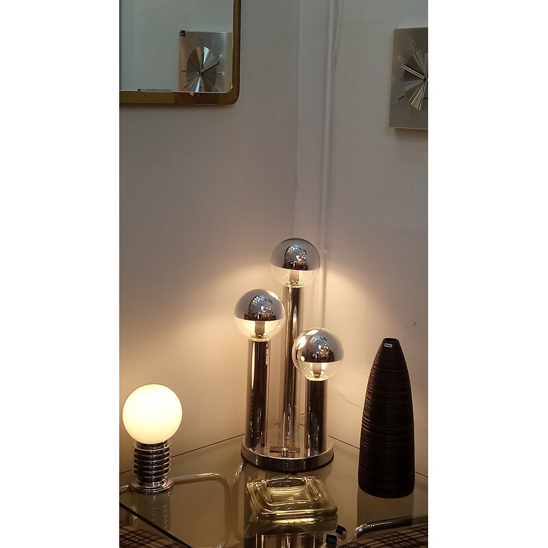 Lampe de table vintage en chrome et opaline 1970