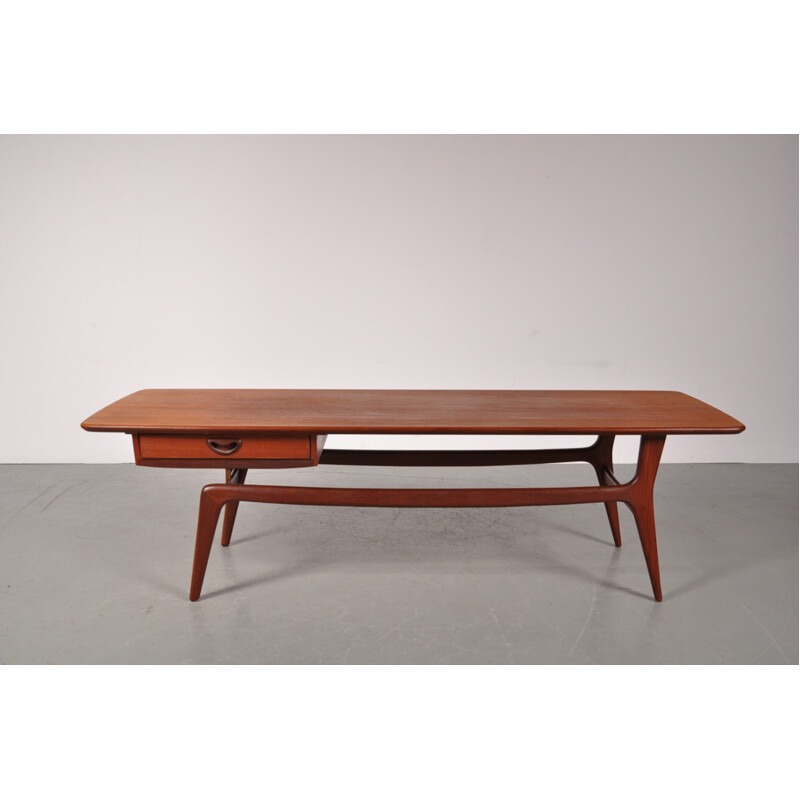 Table basse en teck avec un tiroir, Louis van TEEFFELEN - 1950