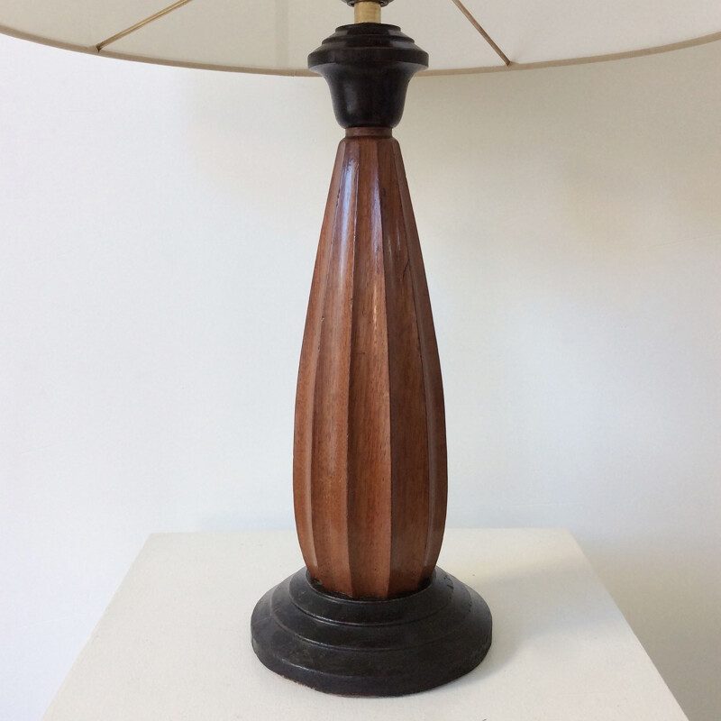 Polished wood Art Deco vintage lamp, 1930 France.