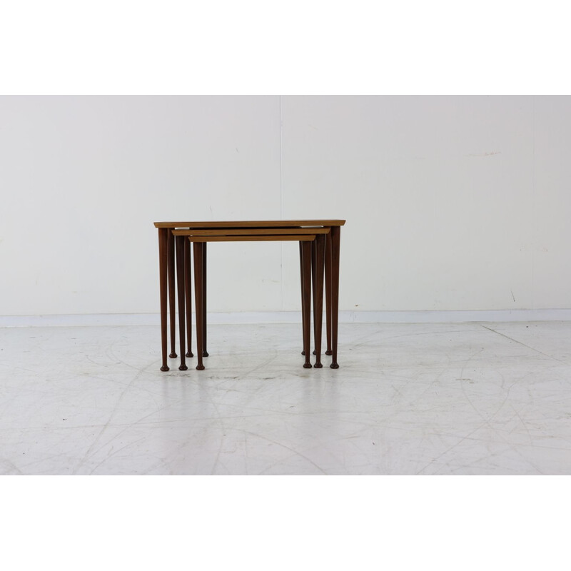 Set of 3 vintage nesting tables in teakwood 