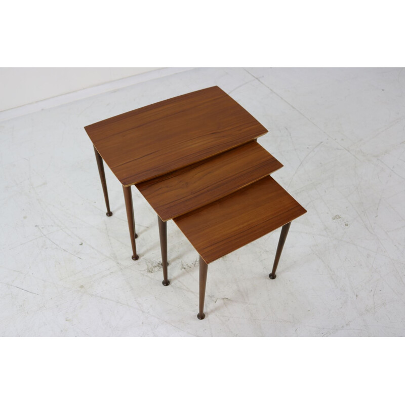 Set of 3 vintage nesting tables in teakwood 