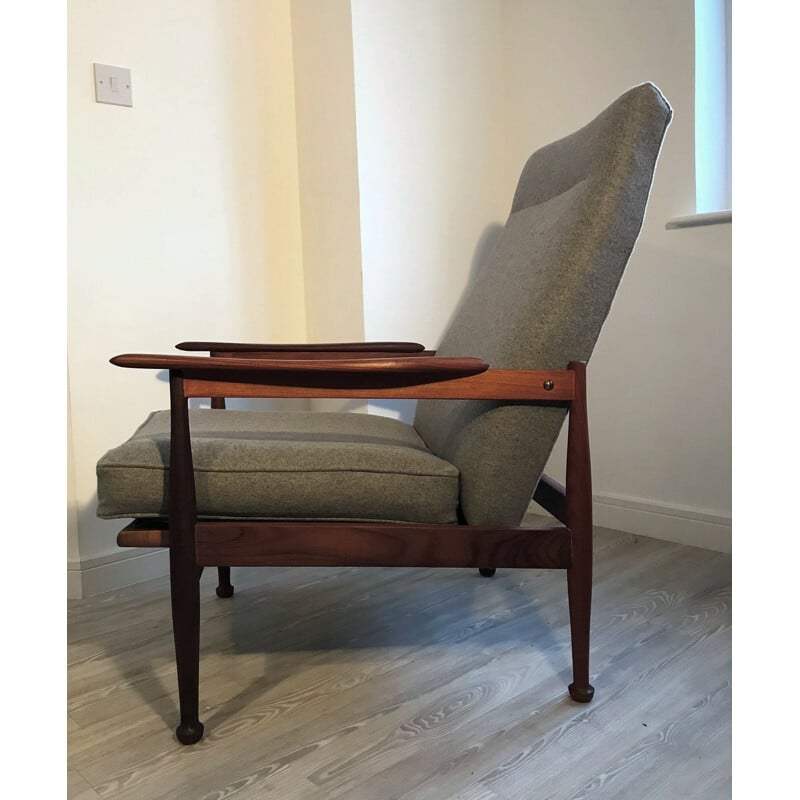 Esemble de salon "Manathan" avec 2 fauteuils et 1 pouf par Guy Rogers 1960s