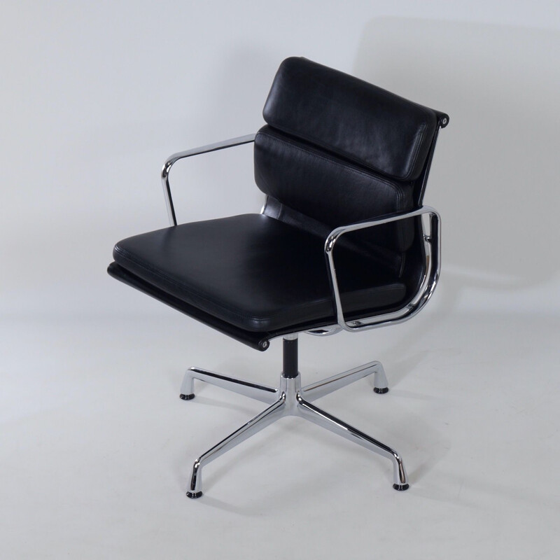 Chaise vintage noire EA 208 de Charles & Ray Eames pour Vitra, 2000