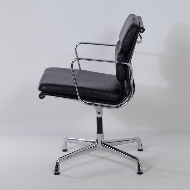 Chaise vintage noire EA 208 de Charles & Ray Eames pour Vitra, 2000