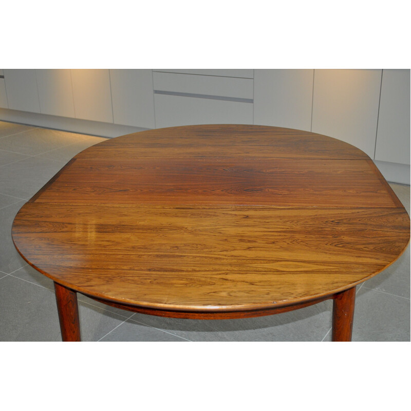 Vintage round extendable Dining Table in Rosewood 