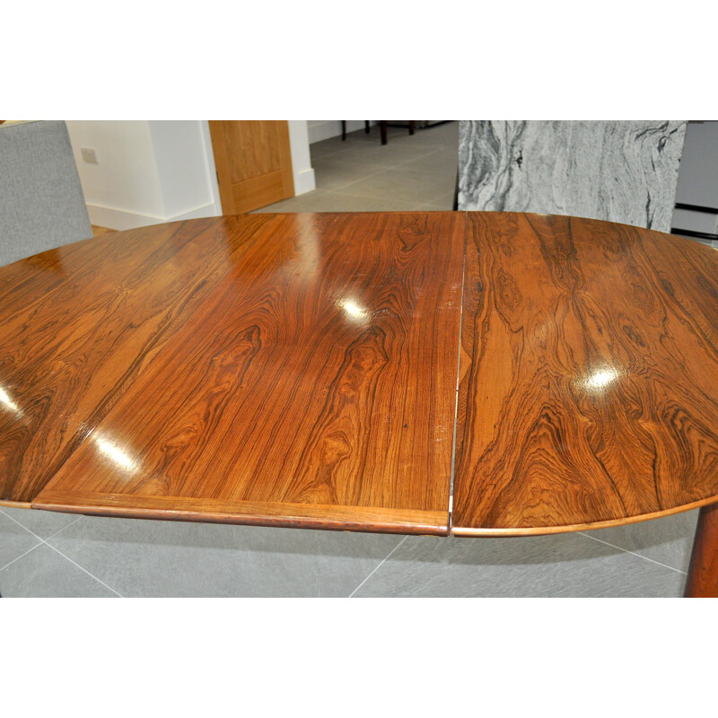 Vintage round extendable Dining Table in Rosewood 
