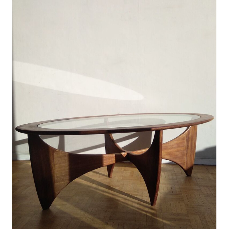 Table basse ovale Astro vintage par Victor Wilkins pour G Plan 1960