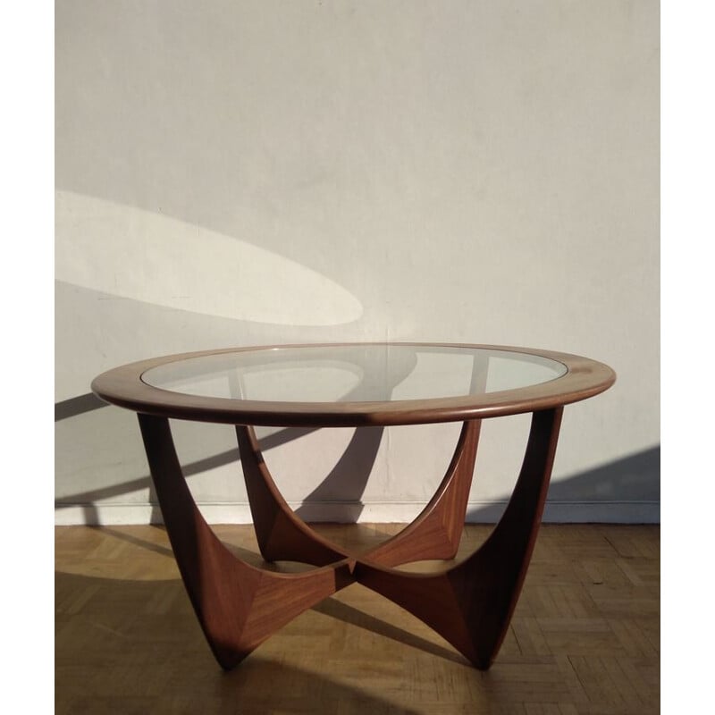 Astro round coffee table for G plan - Victor Wilkins 1960
