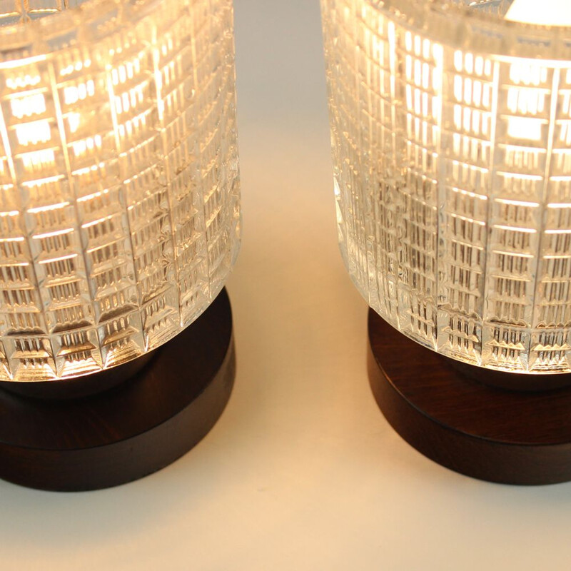 Ein Paar Vintage-Tischlampen aus Glas und Holz, Tschechoslowakei 1960