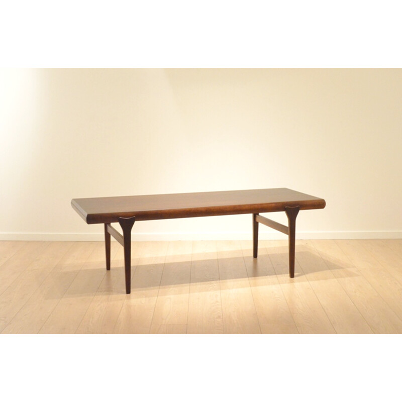 Scandinavian coffee table in Rosewood, Johannes ANDERSEN - 1960s