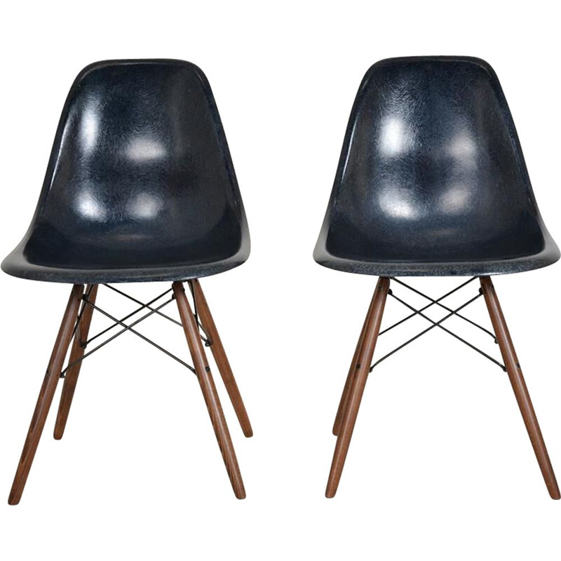 Set of 2 vintage Dsw chairs by Charles and Ray Eames, Herman Miller publisher