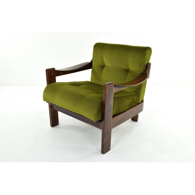 Paire de fauteuils en noyer et velours vert par AG Barcelona, Espagne, 1970