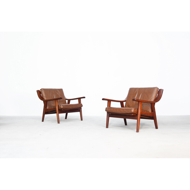 Vintage pair of Lounge Chairs GE-530  by Hans Wegner for Getama 1960s