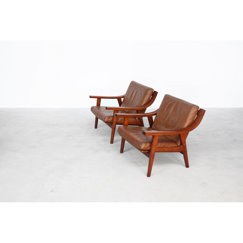 Vintage pair of Lounge Chairs GE-530  by Hans Wegner for Getama 1960s