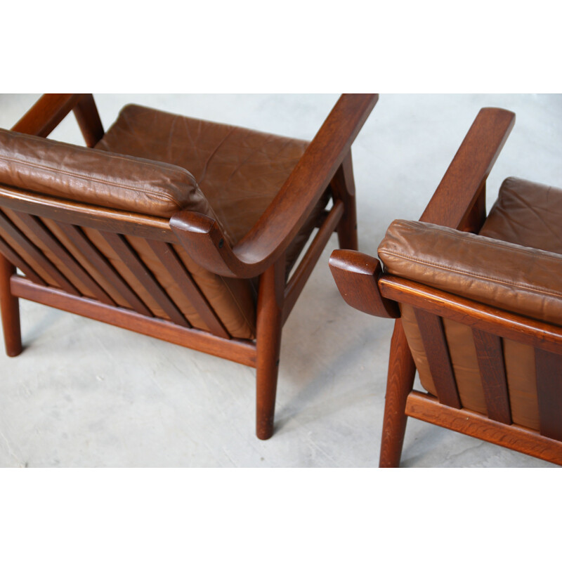 Vintage pair of Lounge Chairs GE-530  by Hans Wegner for Getama 1960s