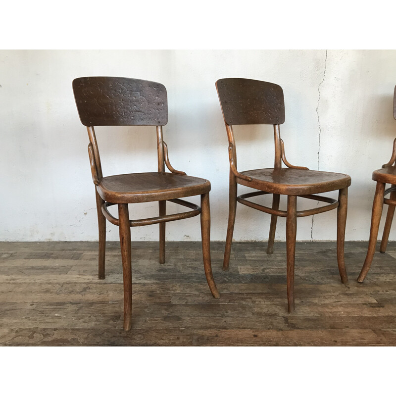 Suite de 4 chaises art nouveau vintage  modèle n 57 par Thonet