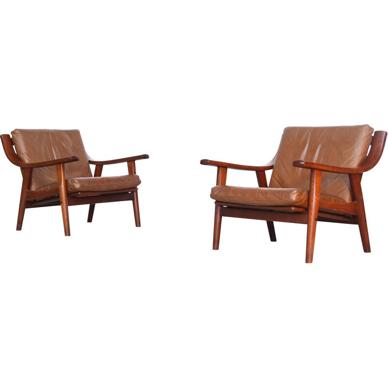 Vintage pair of Lounge Chairs GE-530  by Hans Wegner for Getama 1960s