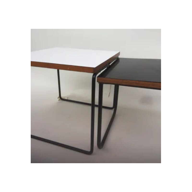 Par de mesas de cabeceira em metal vintage e madeira por Pierre Gariche para Steiner