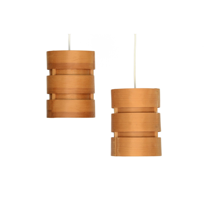 Pair of vintage pine veneer pendant lights T355 "Berse" by Hans-Agne Jakobsson for Ellysett AB. Sweden 1960