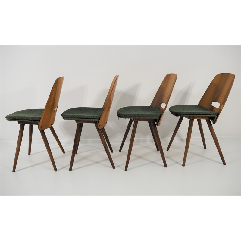 Ensemble de 4 chaises à repas vintage de Tatra, 1960