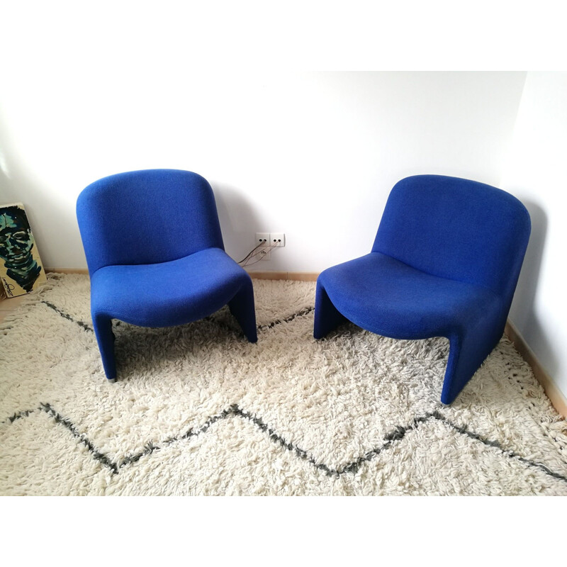 Pair of vintage low chairs by Giancarlo Piretti for Castelli 1970