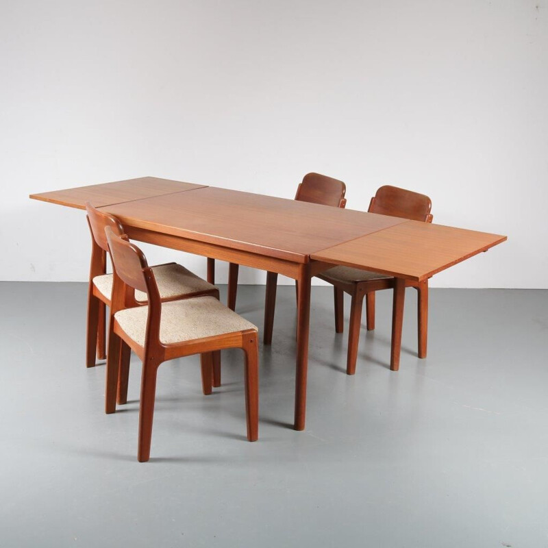 Vintage teak dining set by Henning Kjaernulf para Vejle Stole, Dinamarca 1960