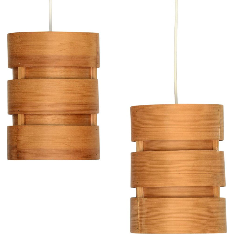 Pair of vintage pine veneer pendant lights T355 "Berse" by Hans-Agne Jakobsson for Ellysett AB. Sweden 1960