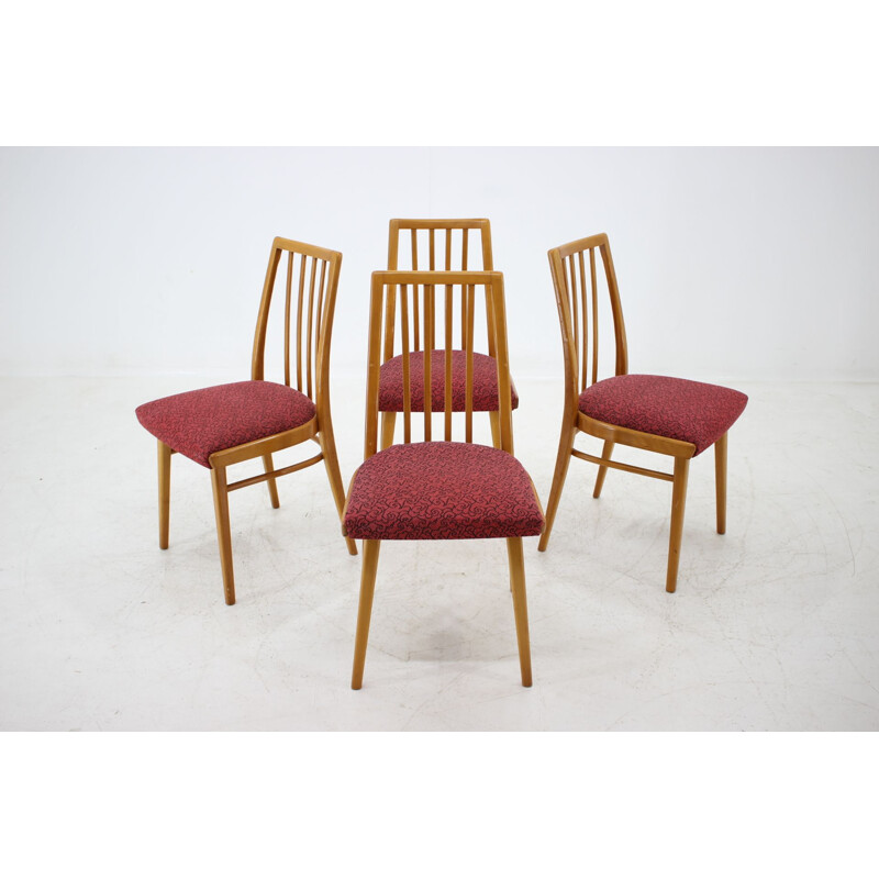 Ensemble de 4 chaises à repas rouge, Tchécoslovaquie, 1960