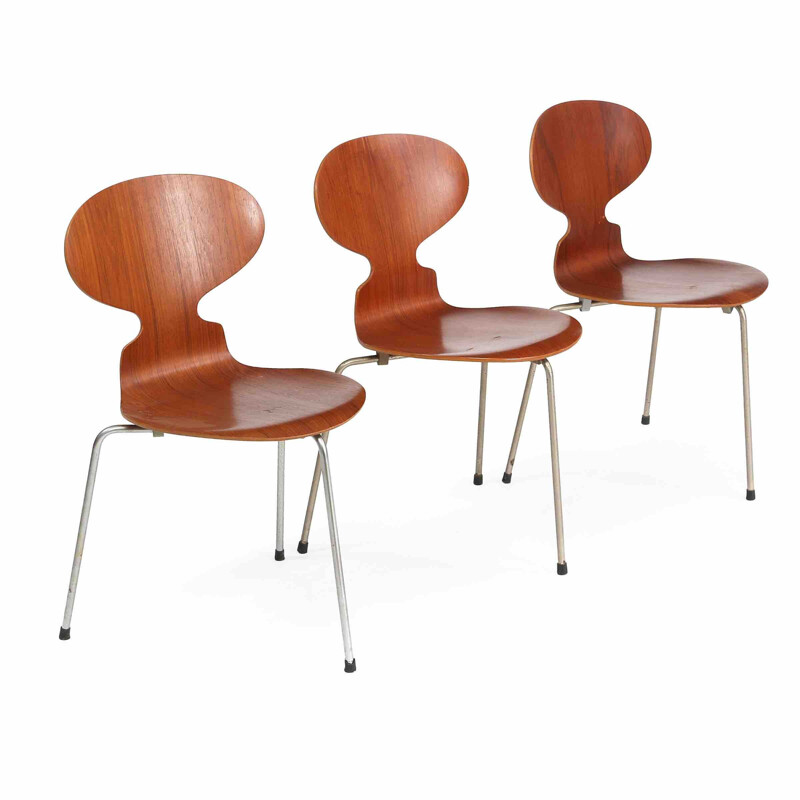 Chaise vintage "Ant" avec pieds en acier par Arne Jacobsen 