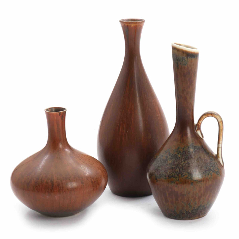 Ensemble de 3 vases en grès à décor de glaçure brunâtre par Carl-Harry Stalhane