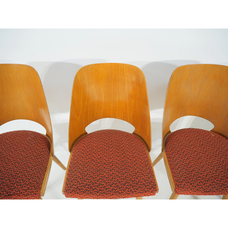 Ensemble de 4 chaises à repas rouges vintage de UP Zavody, 1960