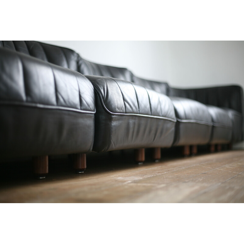 Vintage modular black leather sofa Arflex by Tito Agnoli