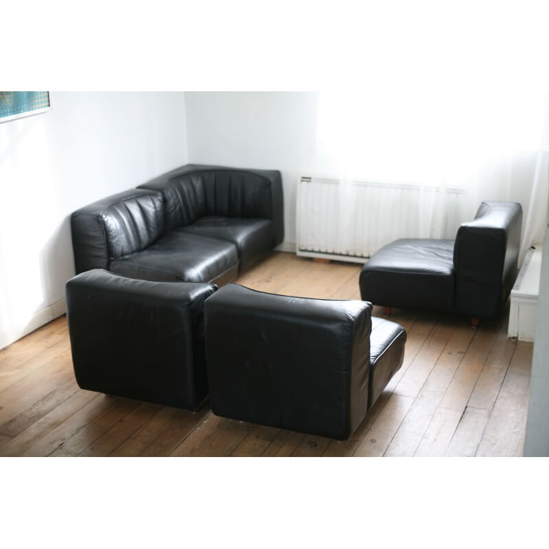 Vintage modular black leather sofa Arflex by Tito Agnoli