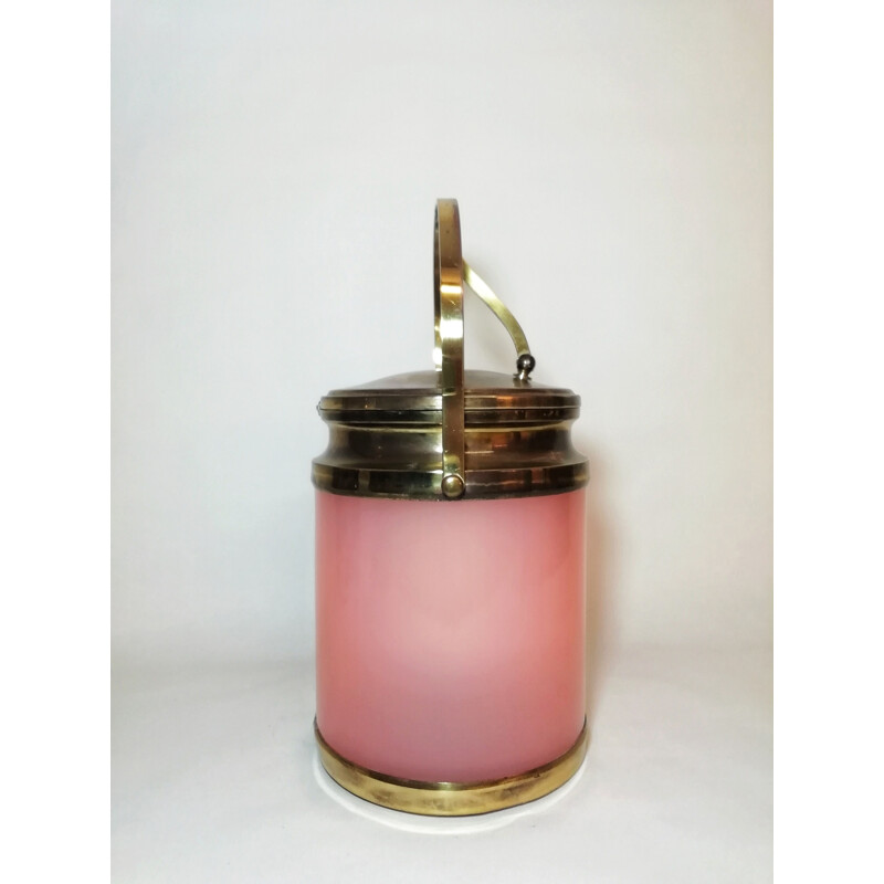 Vintage seal in pink methacrylate and gold metal