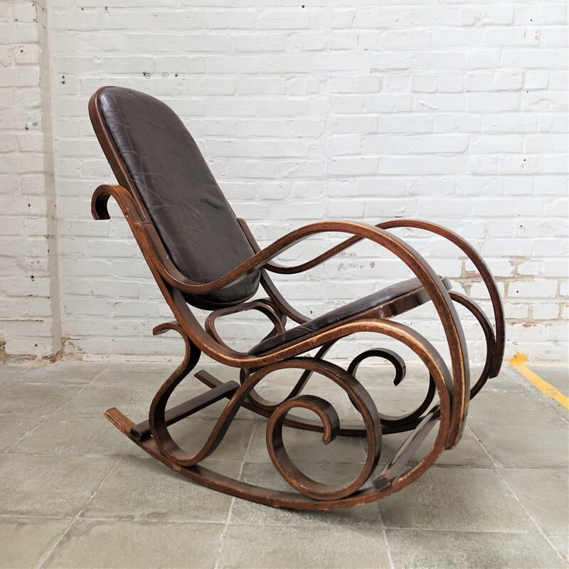 Vintage rocking chair in wood, Czechoslovakia