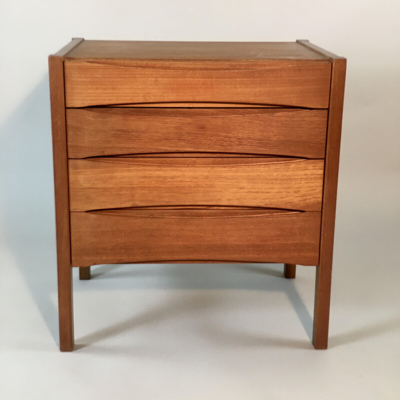 Vintage 4-drawer teak chest of drawers 