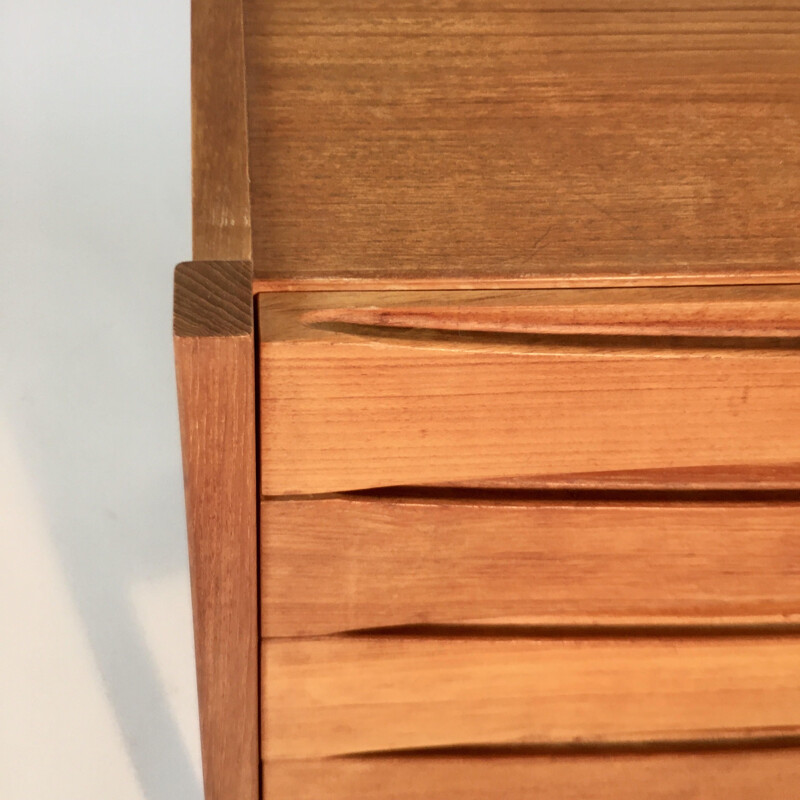 Vintage 4-drawer teak chest of drawers 