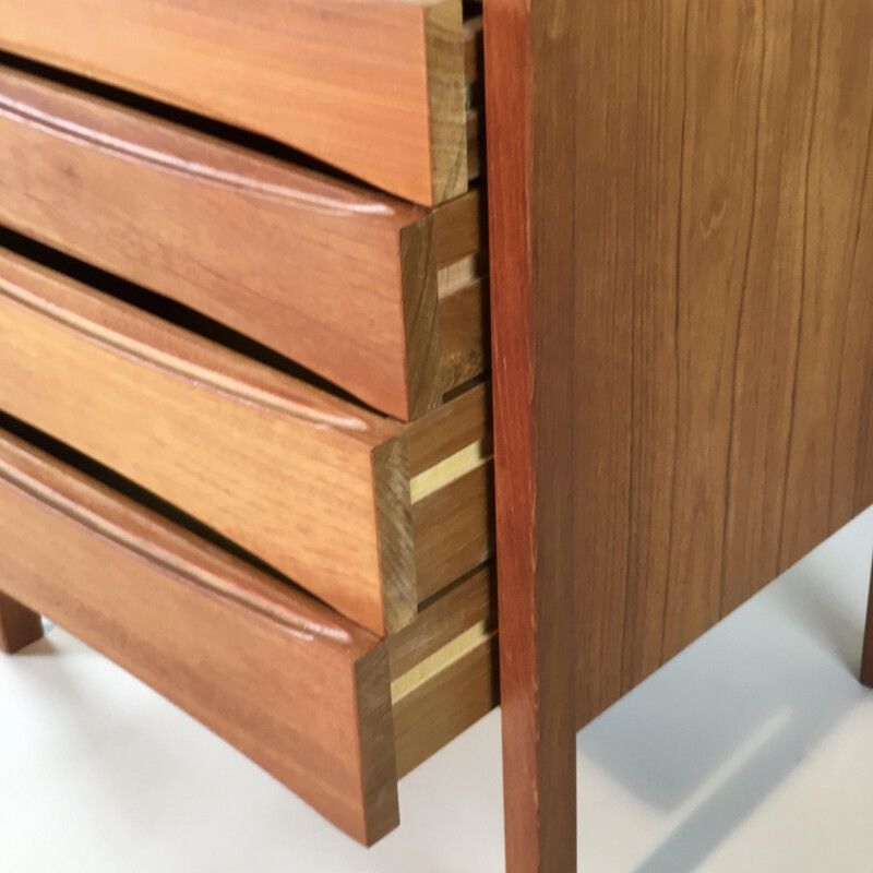 Vintage 4-drawer teak chest of drawers 