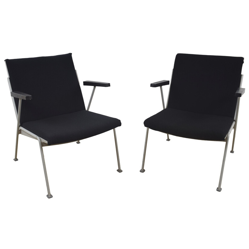 Vintage pair of black Oase lounge chairs by Wim Rietveld