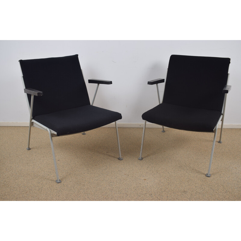 Vintage pair of black Oase lounge chairs by Wim Rietveld